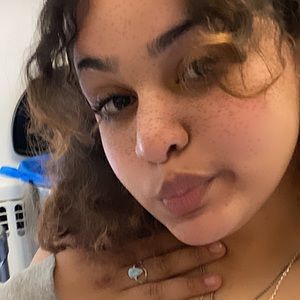 Meet your Posher, Isabella